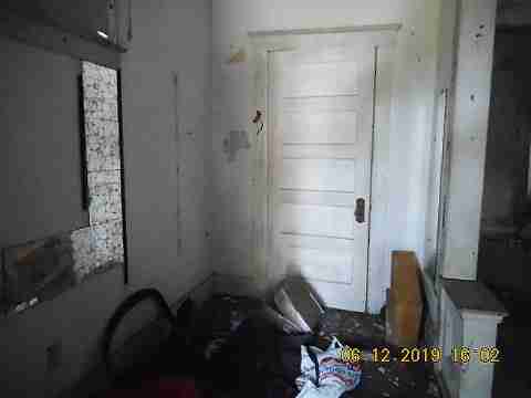 4117 Van Dyke (6)_m.jpg